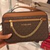 Bolsa Michael Kors Jet Set crossbody Marrom