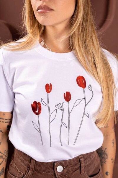 T-Shirts Rosas Vermelha - M