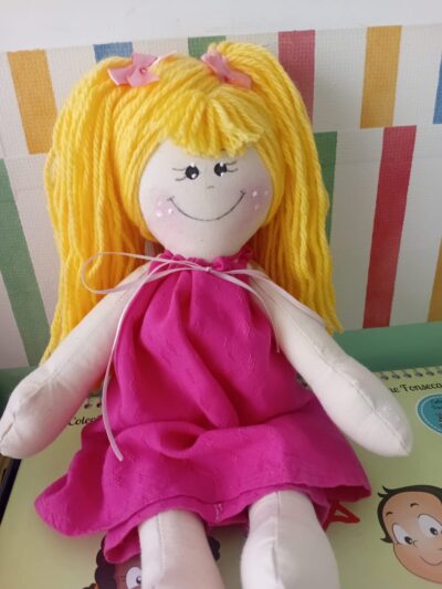 Boneca de pano - Cabelo loiro