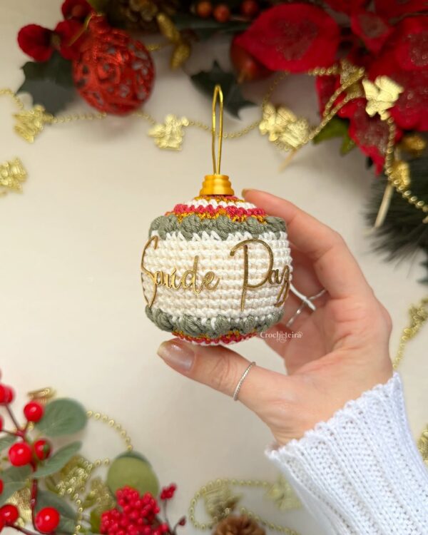 Bola de Natal em Crochê com Aplique - Imagem 2