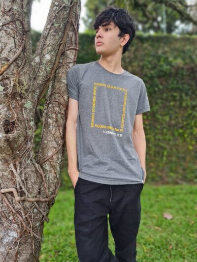 Camiseta Masculina Cinza – “Homens Sejam Fortes” (I Coríntios 16:13)