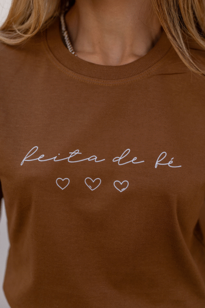 Tshirt Feita de Fé Três Corações